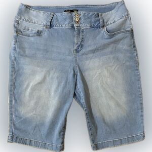 Royalty For Me Stretch Denim Bermudan Shorts - 18 - EUC